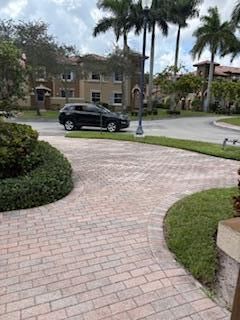 For Sale: $320,000 (3 beds, 2 baths, 1396 Square Feet)