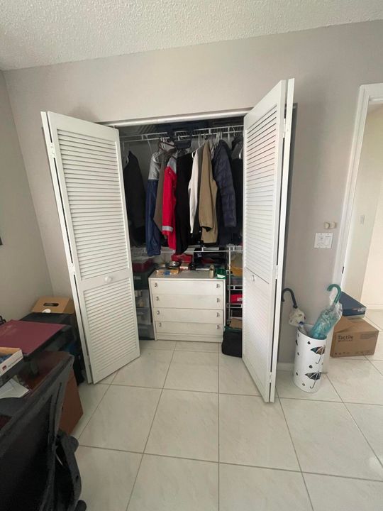 合同活跃: $529,900 (3 贝兹, 2 浴室, 2073 平方英尺)