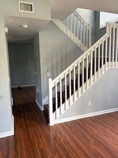 For Sale: $320,000 (3 beds, 2 baths, 1396 Square Feet)