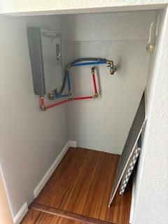 For Sale: $320,000 (3 beds, 2 baths, 1396 Square Feet)