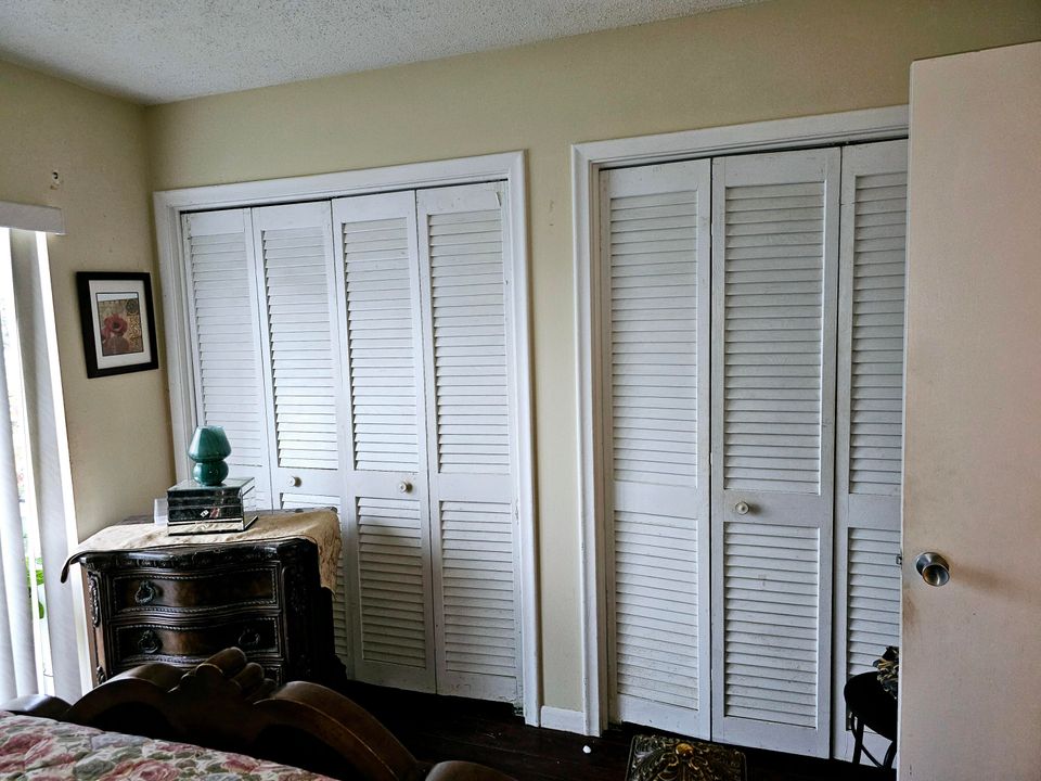 待售: $83,000 (1 贝兹, 0 浴室, 702 平方英尺)