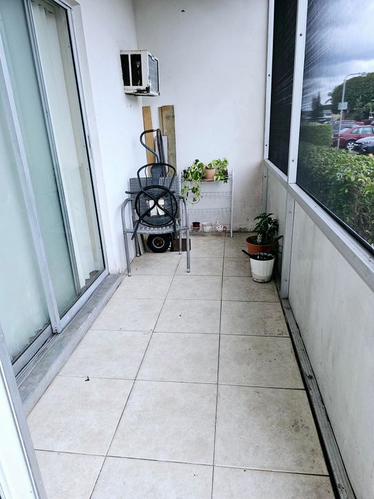 待售: $83,000 (1 贝兹, 0 浴室, 702 平方英尺)