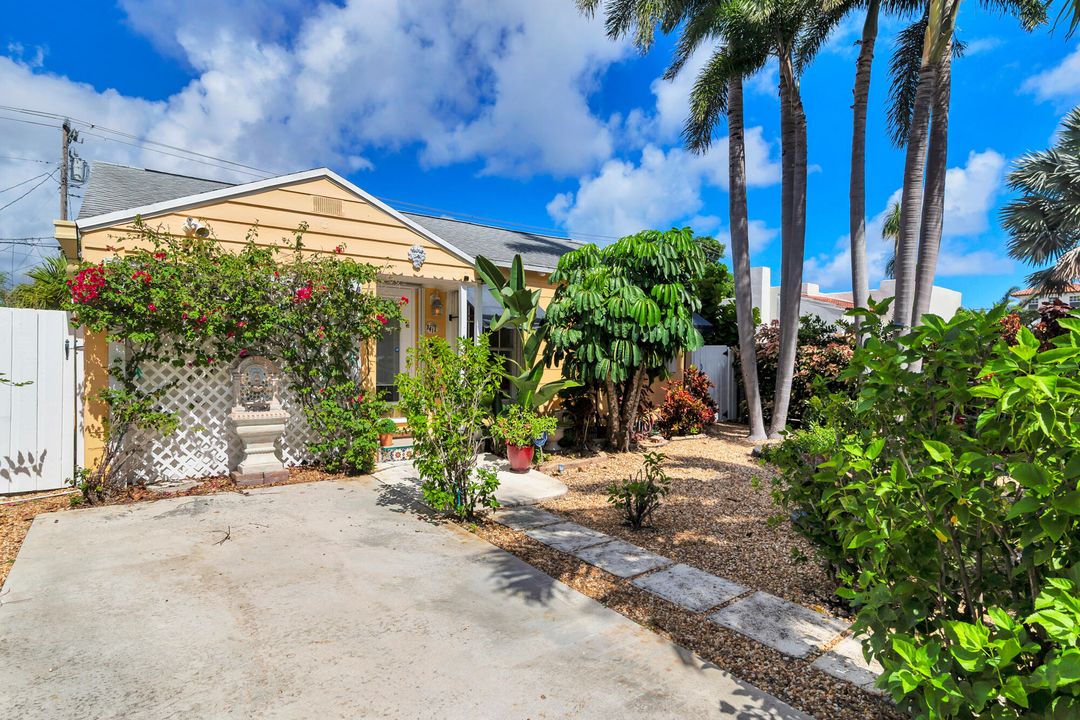 For Rent: $3,500 (2 beds, 1 baths, 1040 Square Feet)