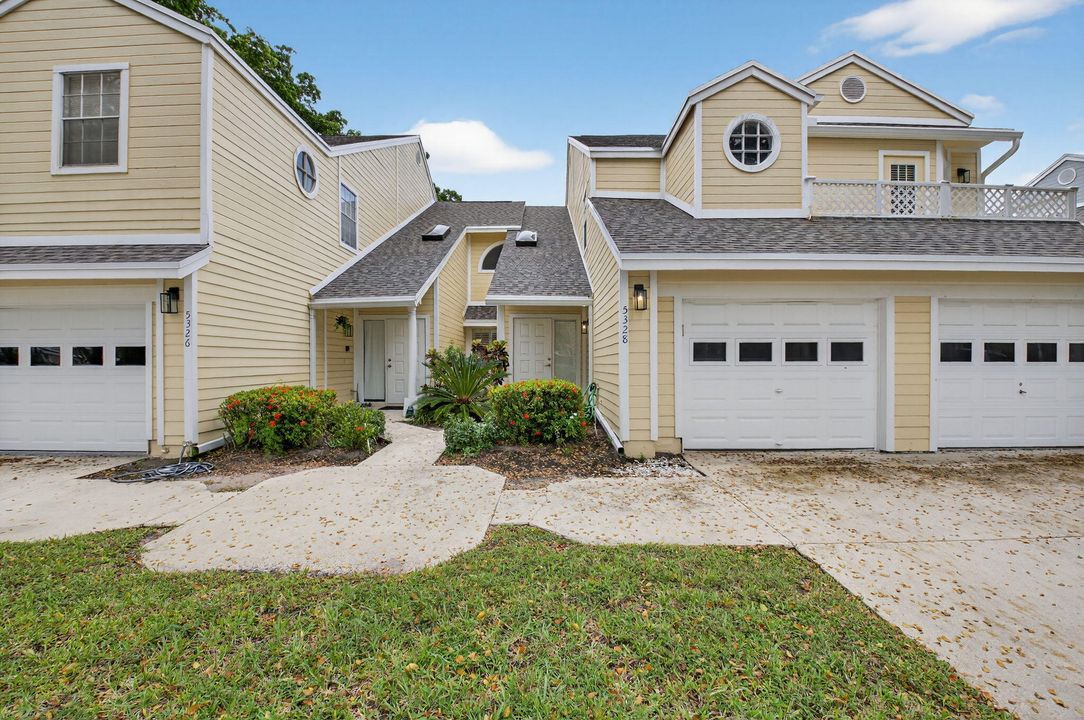 合同活跃: $2,850 (2 贝兹, 2 浴室, 1176 平方英尺)