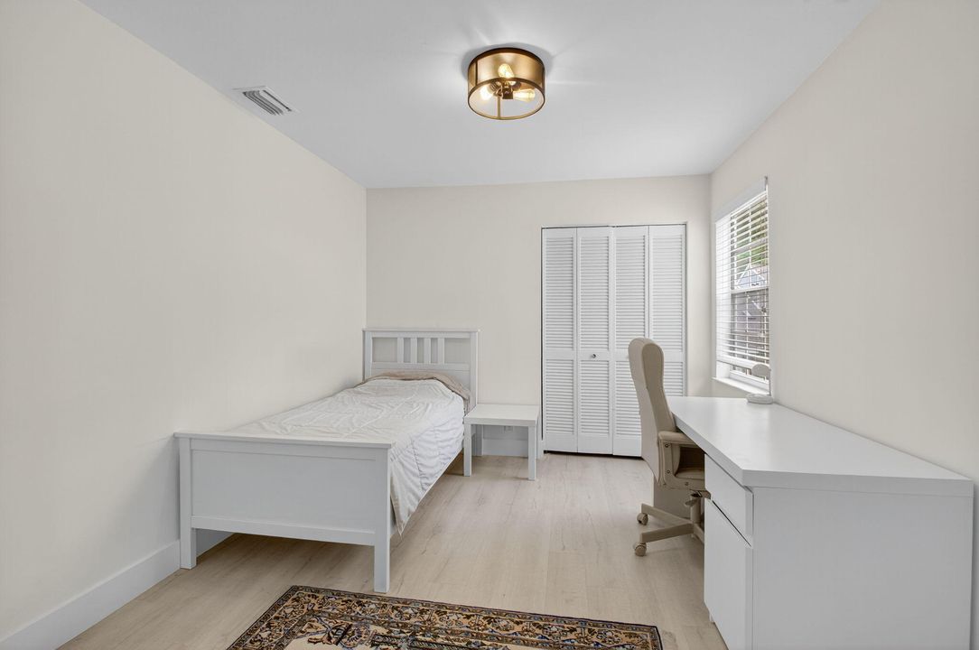 合同活跃: $2,850 (2 贝兹, 2 浴室, 1176 平方英尺)