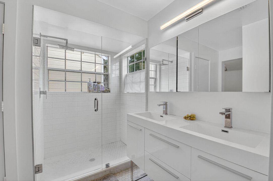 合同活跃: $2,850 (2 贝兹, 2 浴室, 1176 平方英尺)