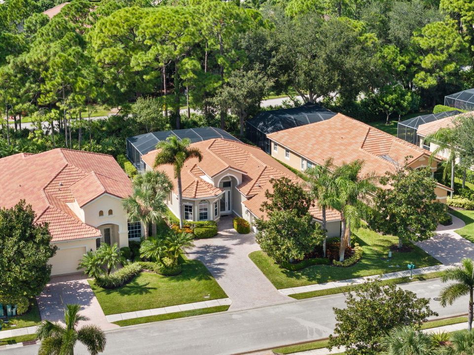 For Sale: $455,000 (2 beds, 2 baths, 1723 Square Feet)