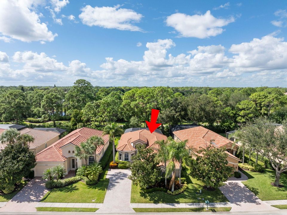 For Sale: $455,000 (2 beds, 2 baths, 1723 Square Feet)