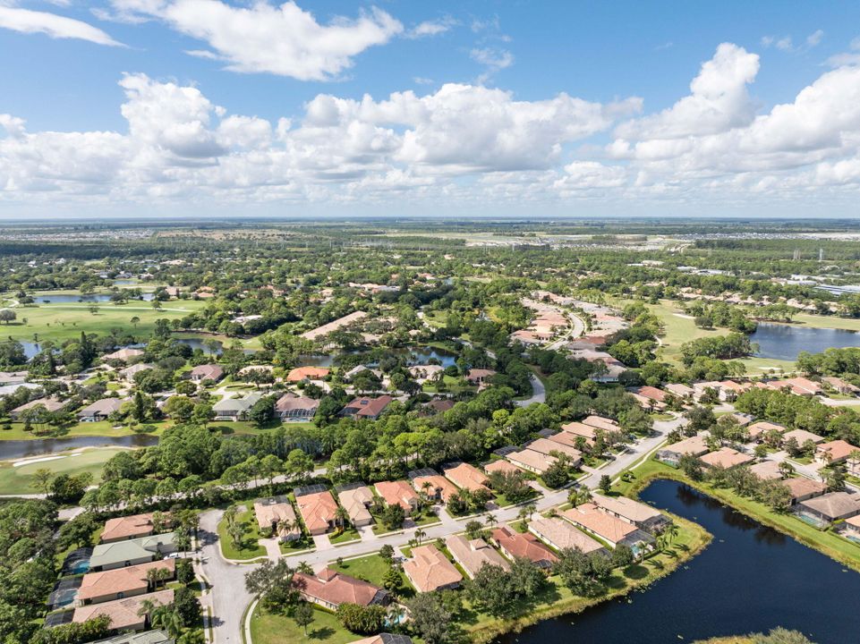 For Sale: $455,000 (2 beds, 2 baths, 1723 Square Feet)