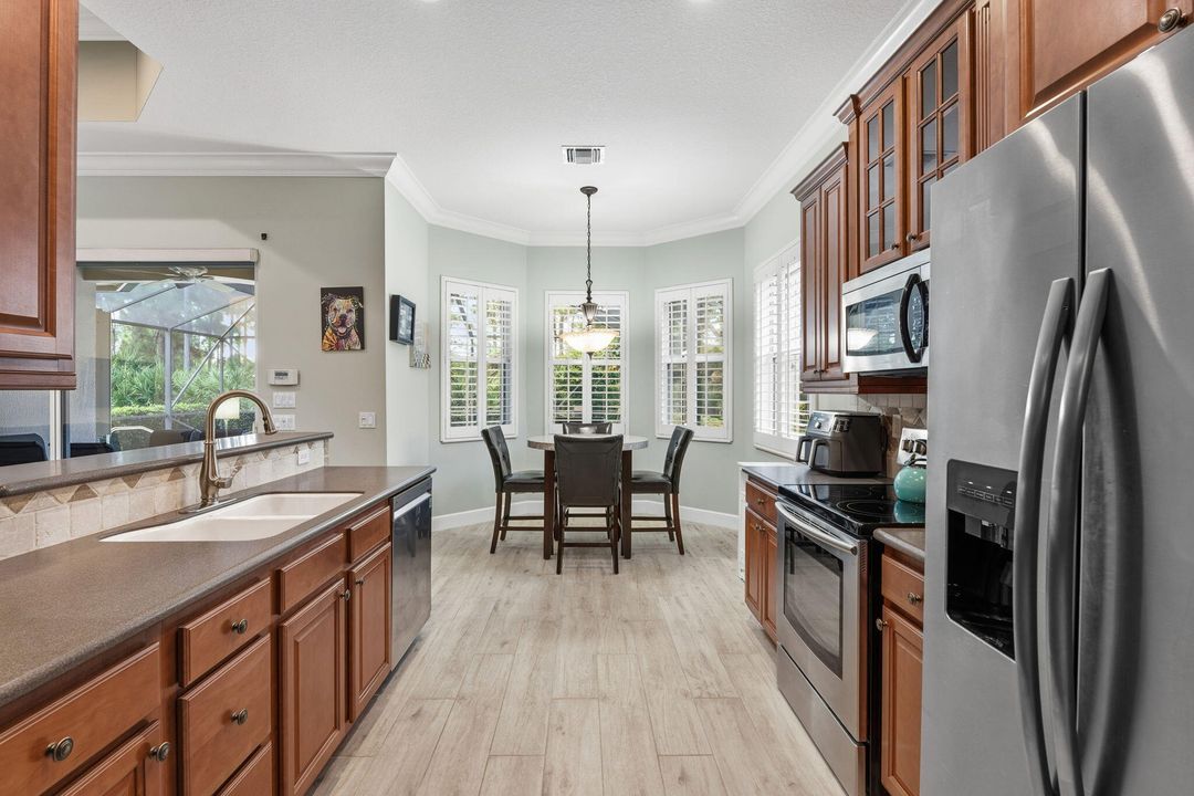 For Sale: $455,000 (2 beds, 2 baths, 1723 Square Feet)