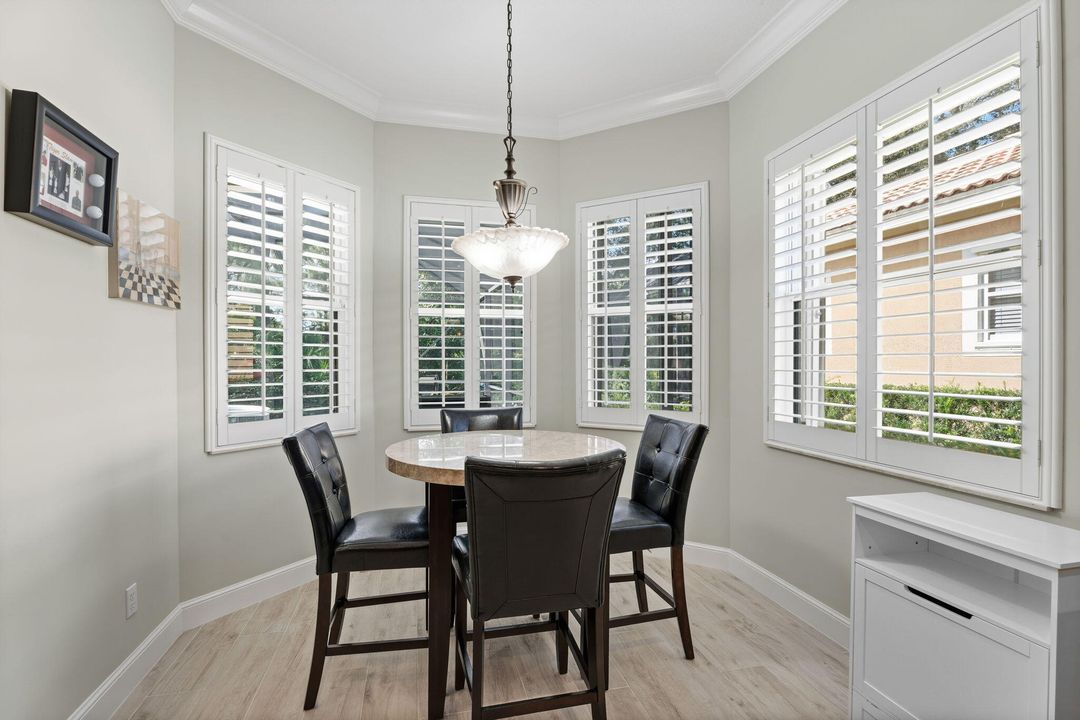 For Sale: $455,000 (2 beds, 2 baths, 1723 Square Feet)