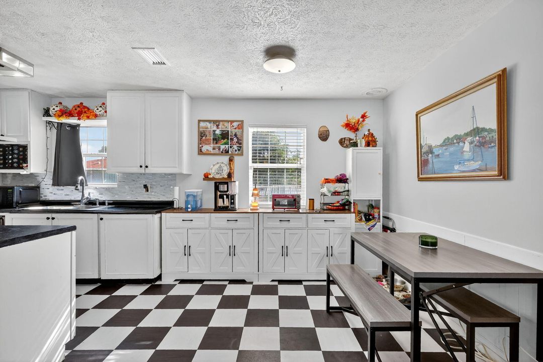 待售: $224,900 (3 贝兹, 2 浴室, 984 平方英尺)