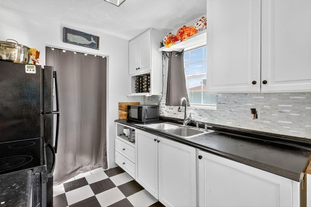 待售: $224,900 (3 贝兹, 2 浴室, 984 平方英尺)