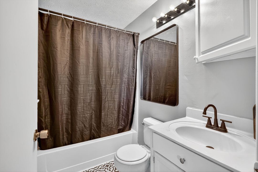 待售: $224,900 (3 贝兹, 2 浴室, 984 平方英尺)