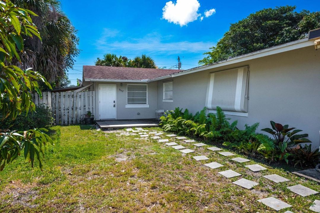 For Rent: $1,880 (2 beds, 1 baths, 950 Square Feet)