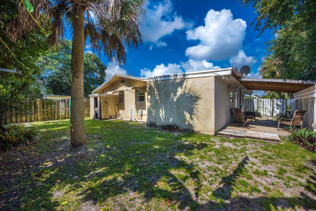 For Rent: $1,880 (2 beds, 1 baths, 950 Square Feet)