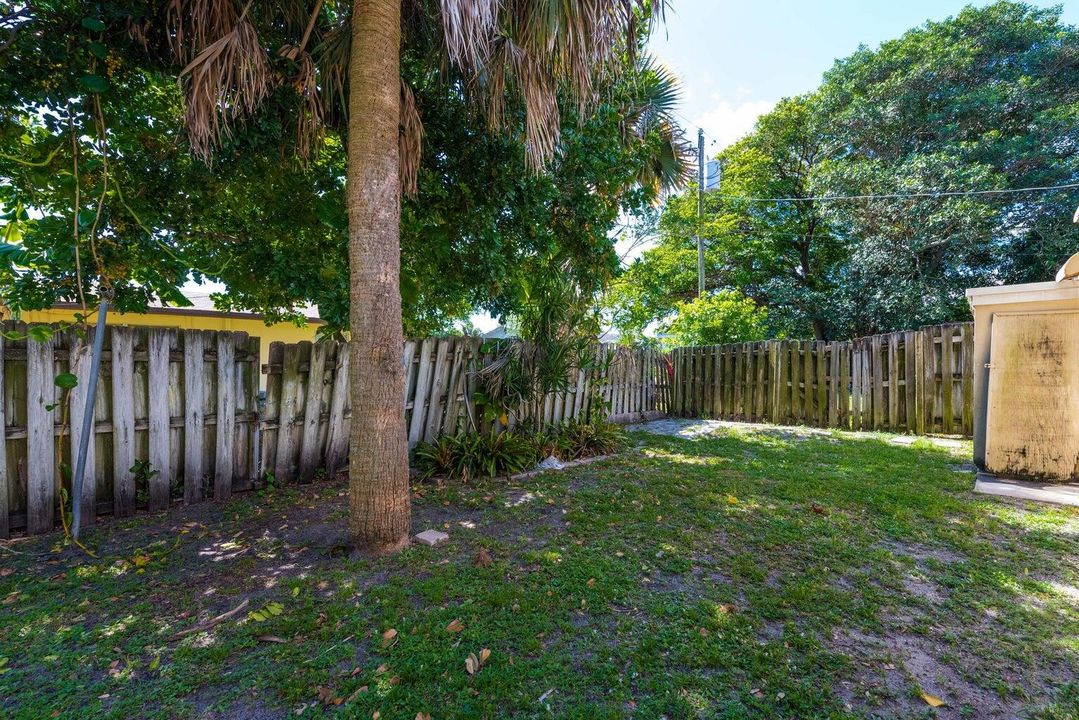 For Rent: $1,880 (2 beds, 1 baths, 950 Square Feet)