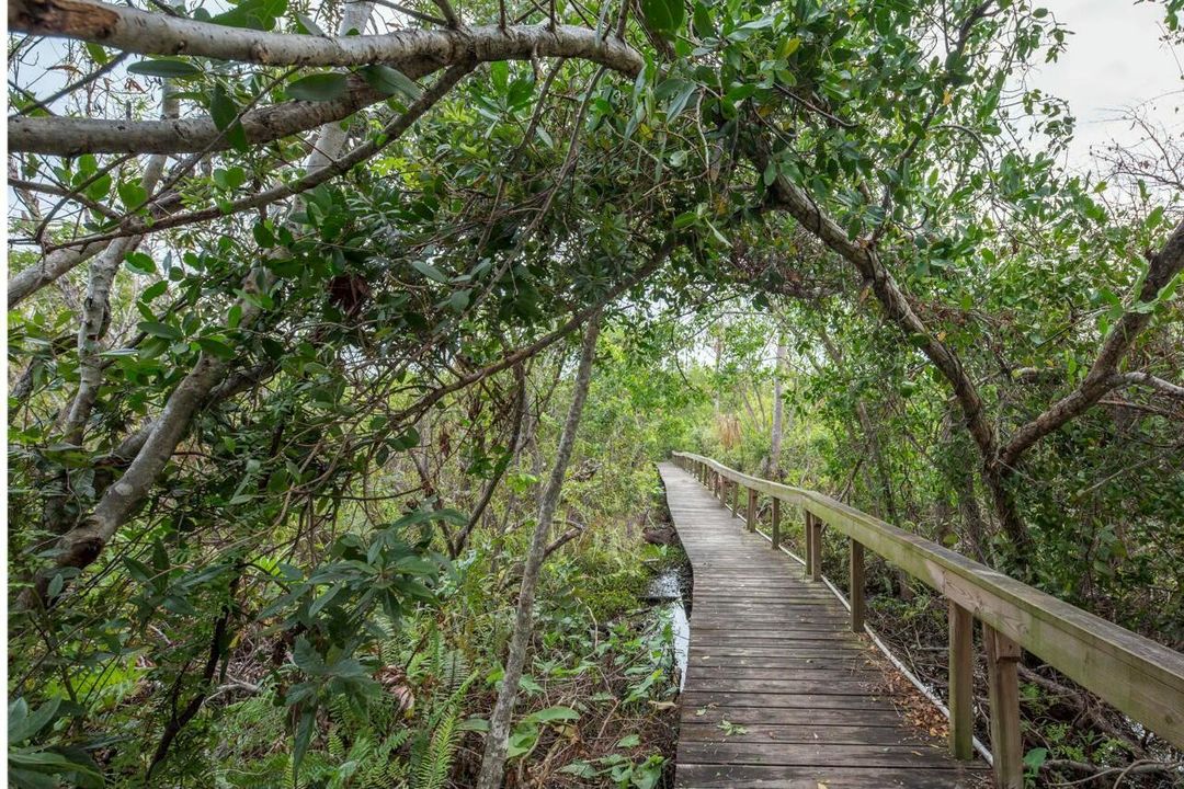 For Sale: $259,900 (2 beds, 2 baths, 1288 Square Feet)