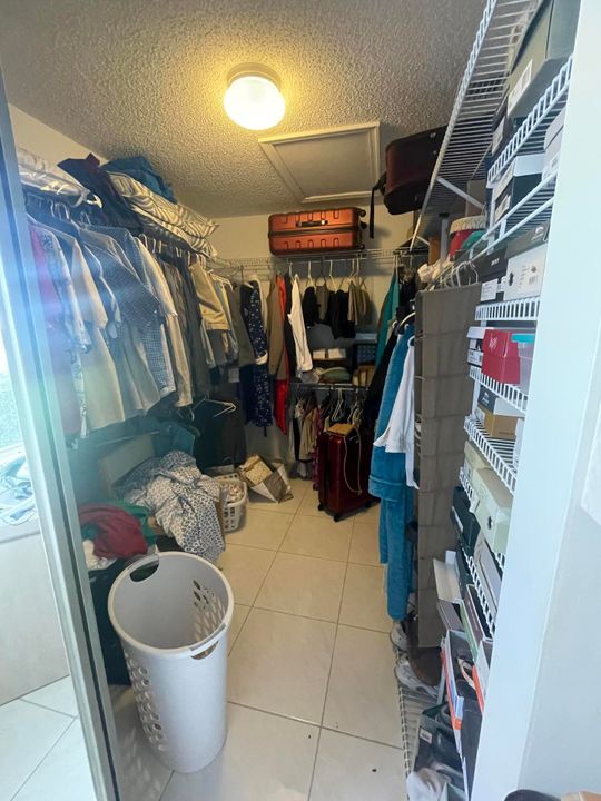 合同活跃: $529,900 (3 贝兹, 2 浴室, 2073 平方英尺)