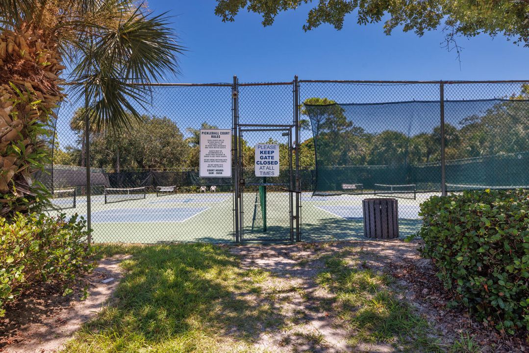 For Sale: $259,900 (2 beds, 2 baths, 1288 Square Feet)