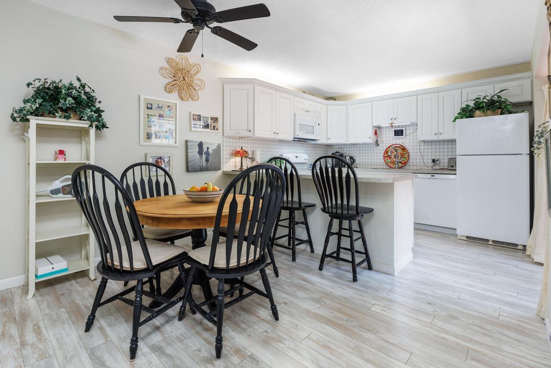 For Sale: $259,900 (2 beds, 2 baths, 1288 Square Feet)