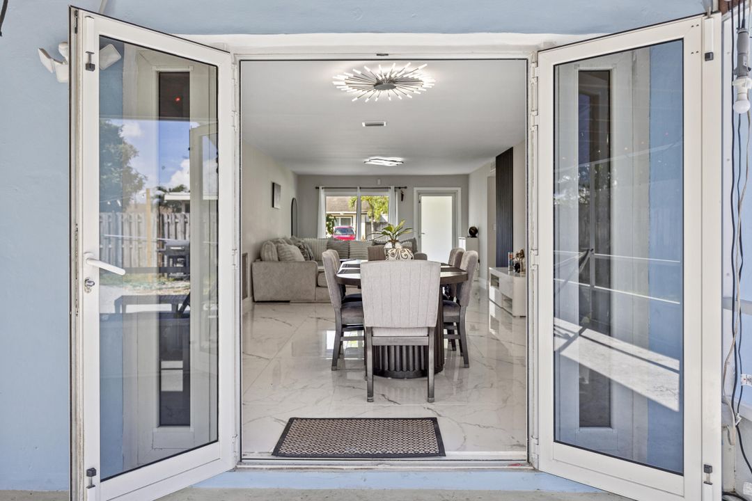 For Sale: $630,000 (4 beds, 2 baths, 1672 Square Feet)