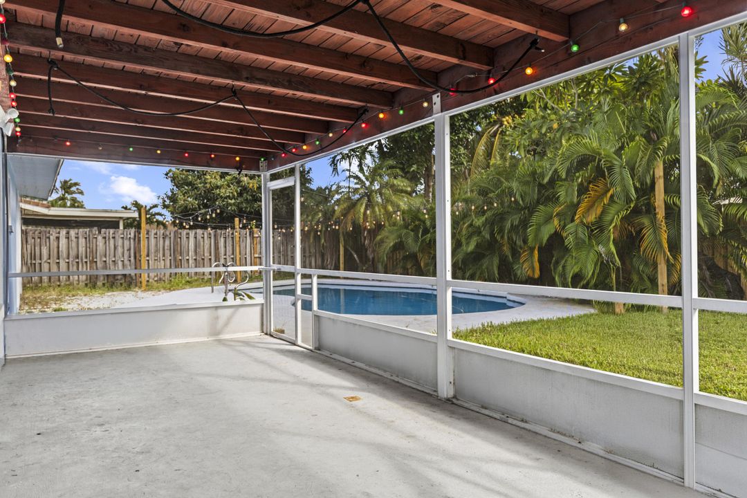 For Sale: $630,000 (4 beds, 2 baths, 1672 Square Feet)