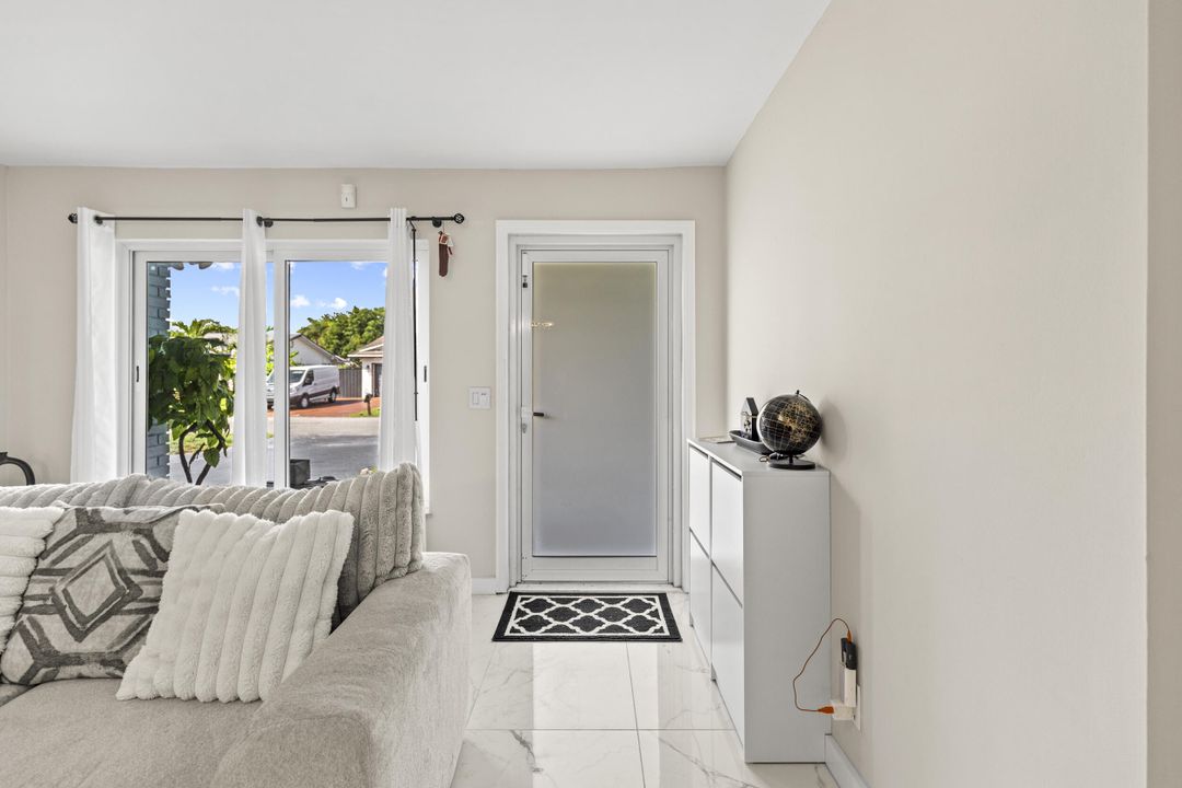 For Sale: $630,000 (4 beds, 2 baths, 1672 Square Feet)