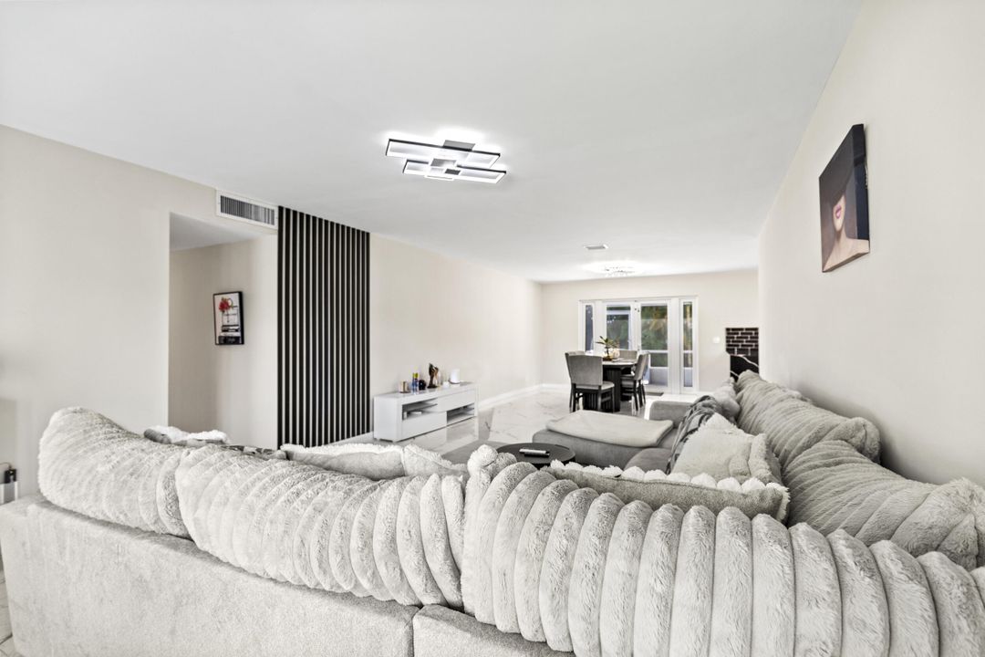 For Sale: $630,000 (4 beds, 2 baths, 1672 Square Feet)