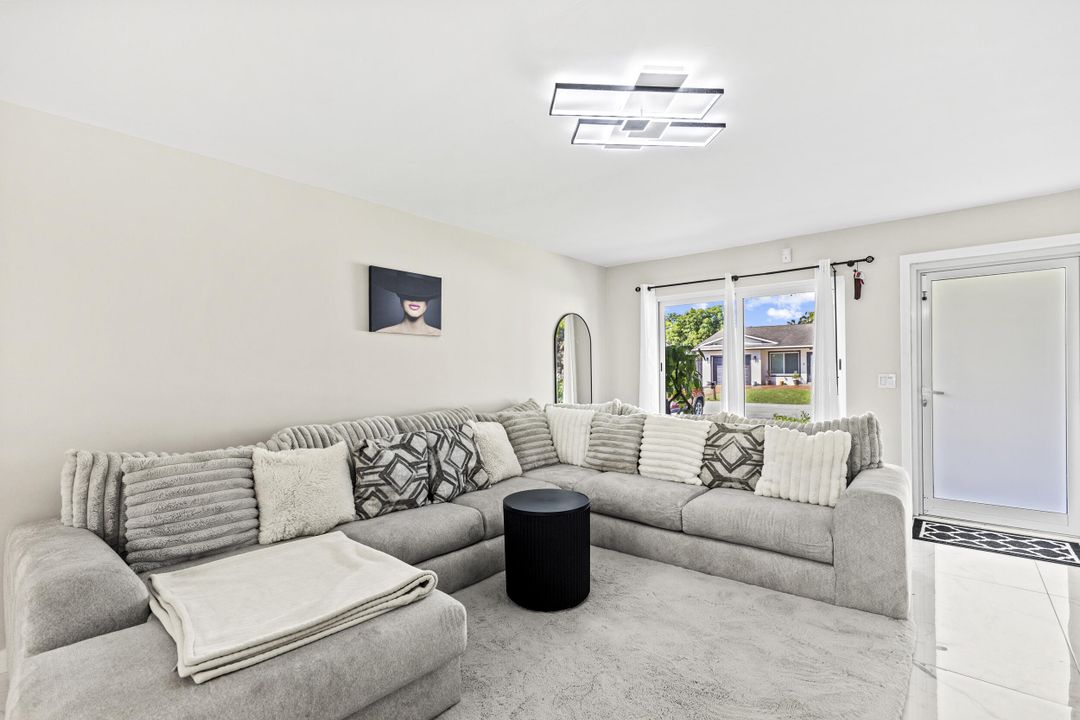 For Sale: $630,000 (4 beds, 2 baths, 1672 Square Feet)