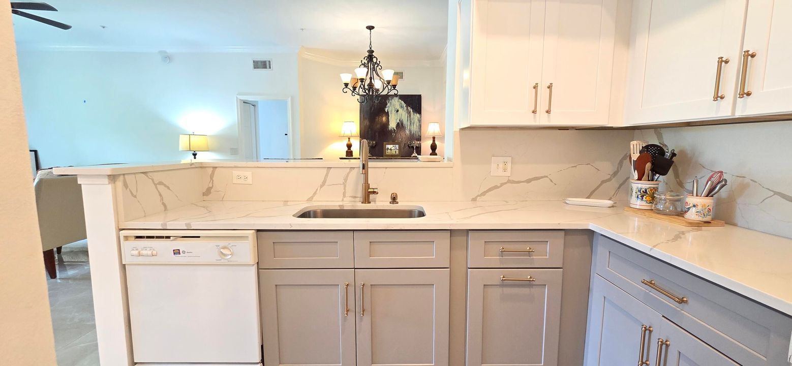 出租: $5,000 (3 贝兹, 2 浴室, 1479 平方英尺)