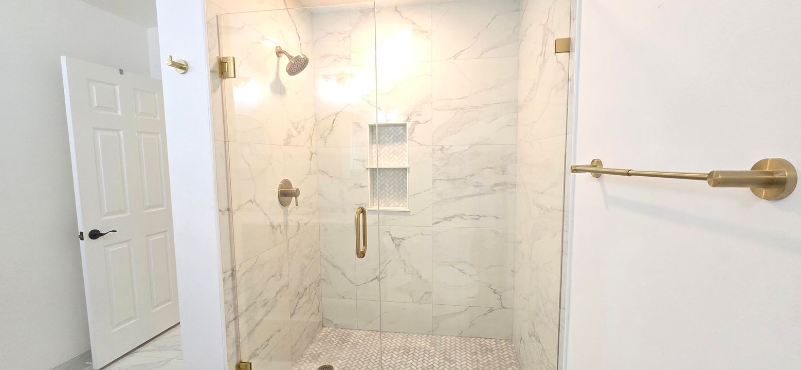 出租: $5,000 (3 贝兹, 2 浴室, 1479 平方英尺)