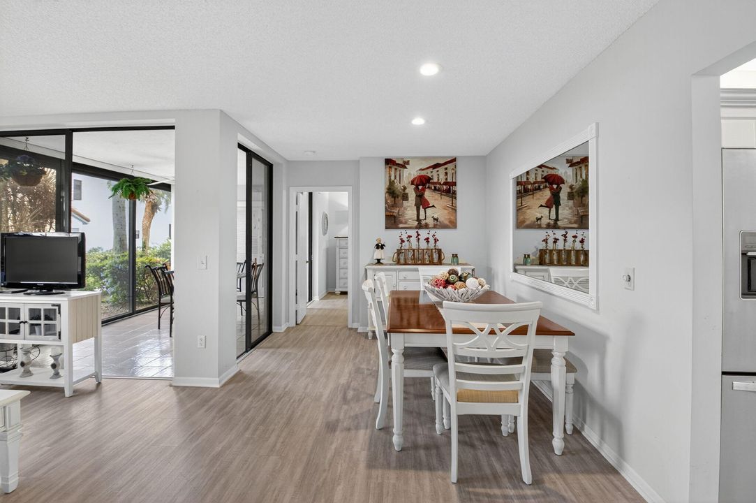 待售: $229,900 (2 贝兹, 2 浴室, 1131 平方英尺)