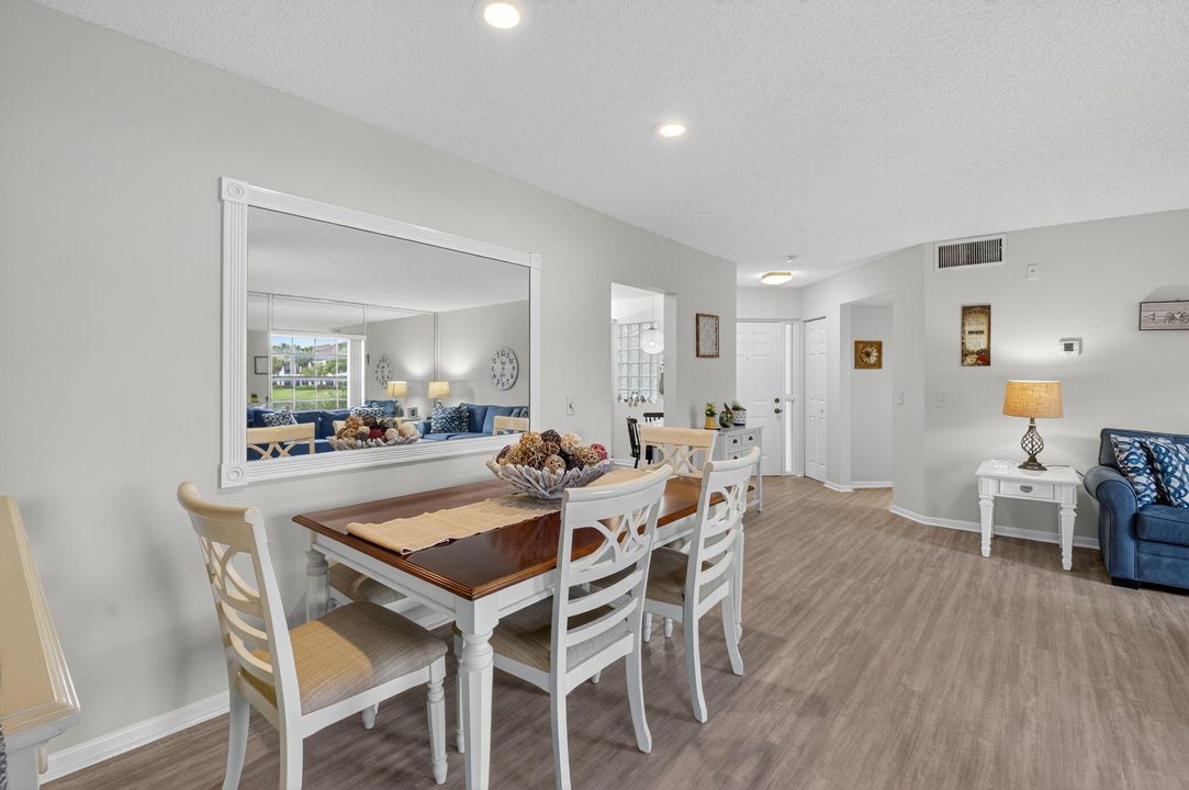 待售: $229,900 (2 贝兹, 2 浴室, 1131 平方英尺)