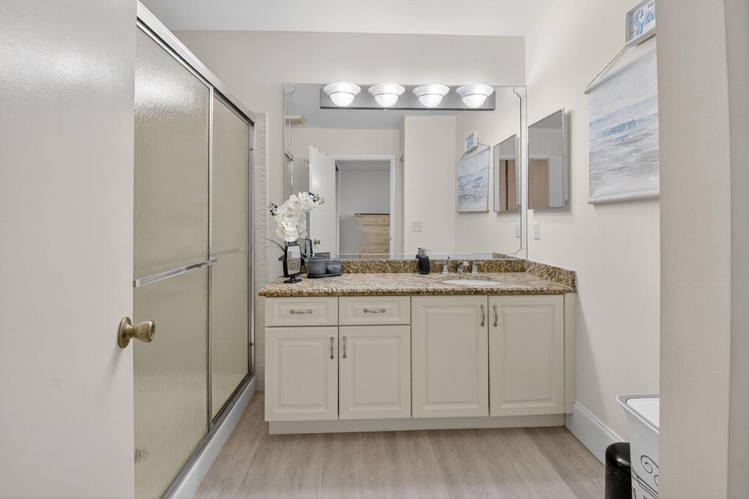 待售: $229,900 (2 贝兹, 2 浴室, 1131 平方英尺)