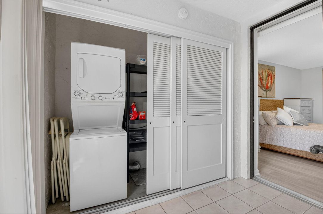 待售: $229,900 (2 贝兹, 2 浴室, 1131 平方英尺)