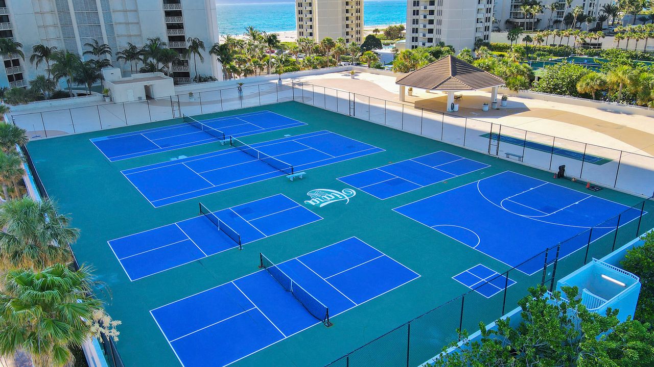 Под контрактом: $7,400 (2 спален, 2 ванн, 1381 Квадратных фут)