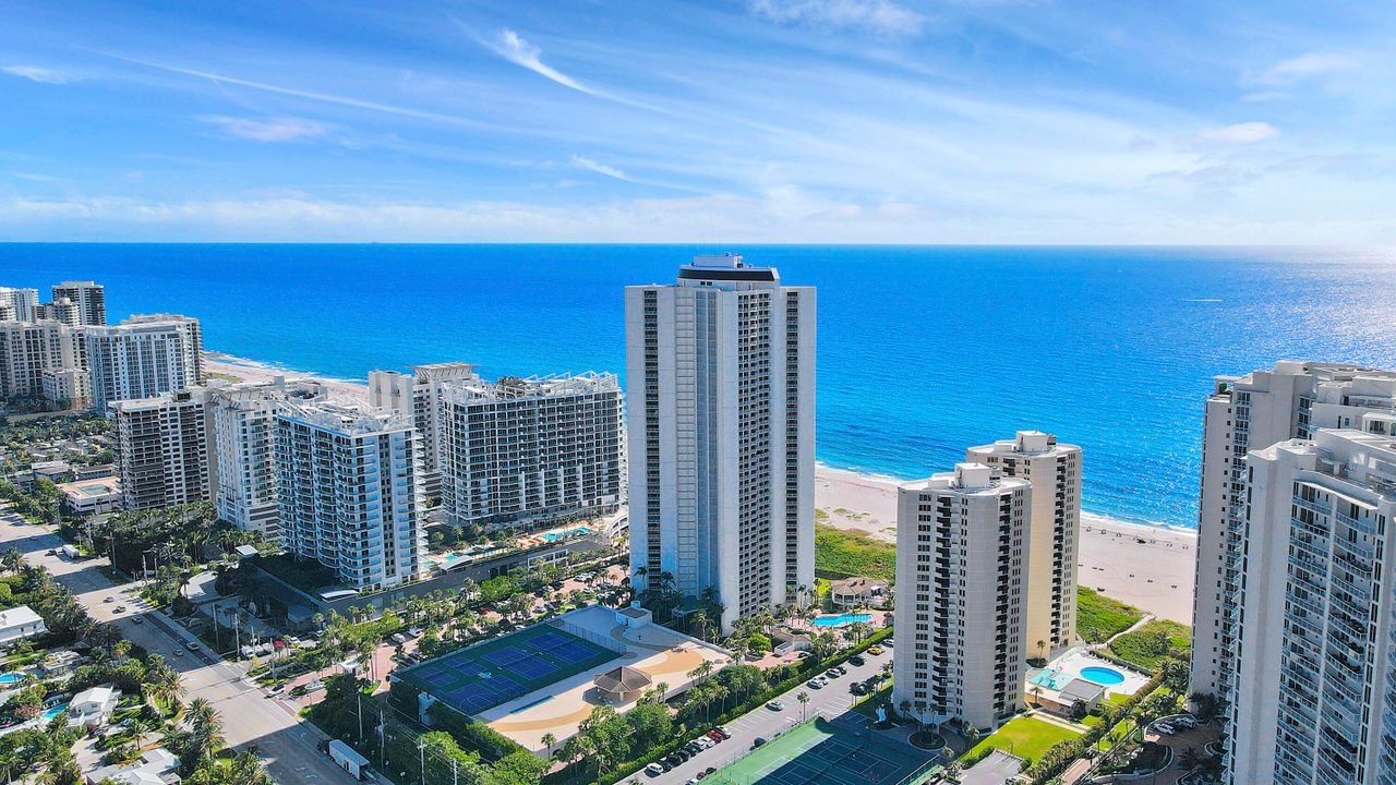 Под контрактом: $7,400 (2 спален, 2 ванн, 1381 Квадратных фут)