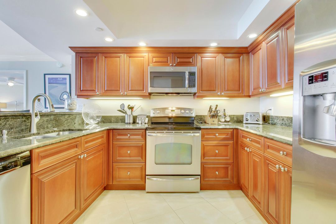 Под контрактом: $7,400 (2 спален, 2 ванн, 1381 Квадратных фут)