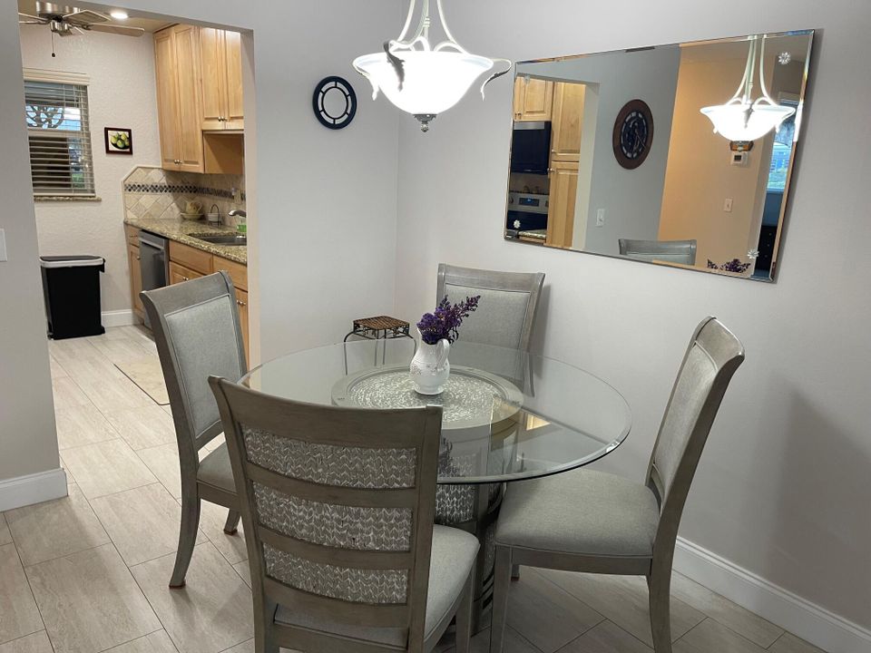 For Sale: $189,000 (2 beds, 2 baths, 969 Square Feet)