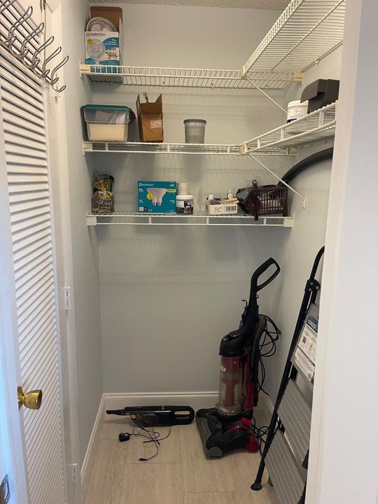 For Sale: $189,000 (2 beds, 2 baths, 969 Square Feet)