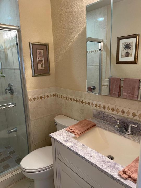 For Sale: $189,000 (2 beds, 2 baths, 969 Square Feet)