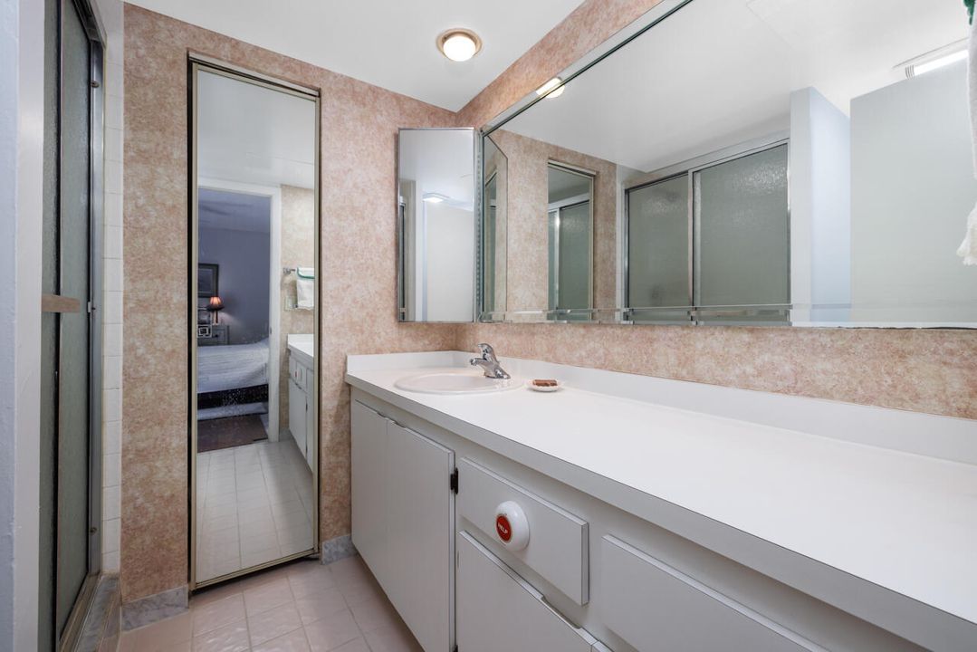 For Sale: $259,900 (2 beds, 2 baths, 1288 Square Feet)