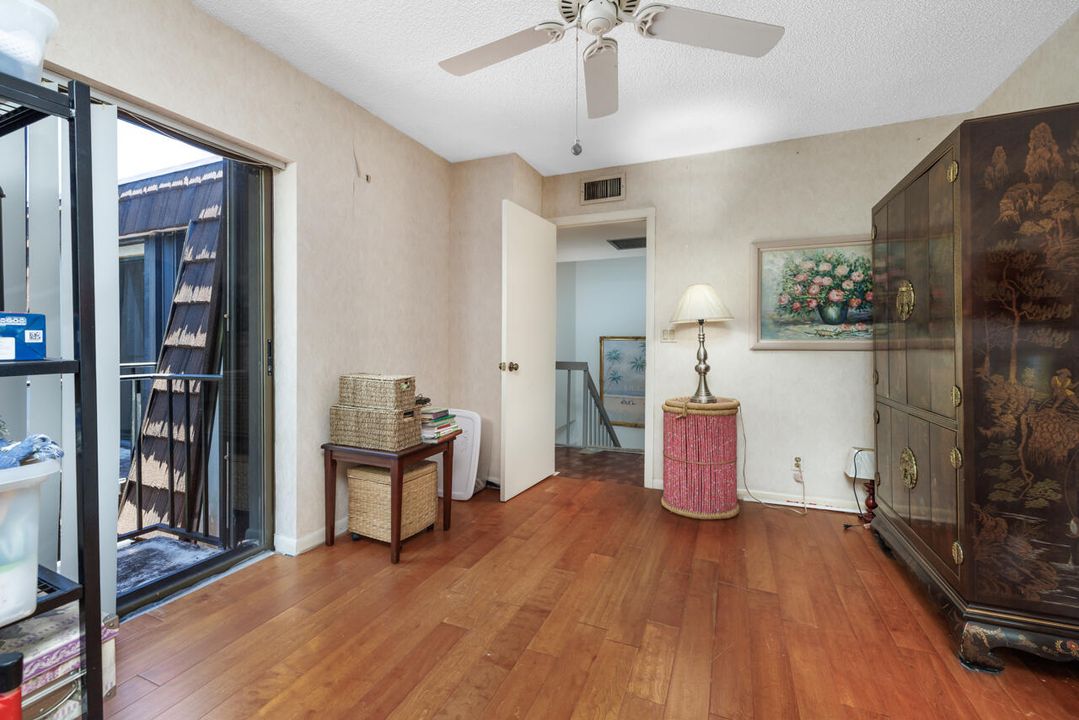 For Sale: $259,900 (2 beds, 2 baths, 1288 Square Feet)