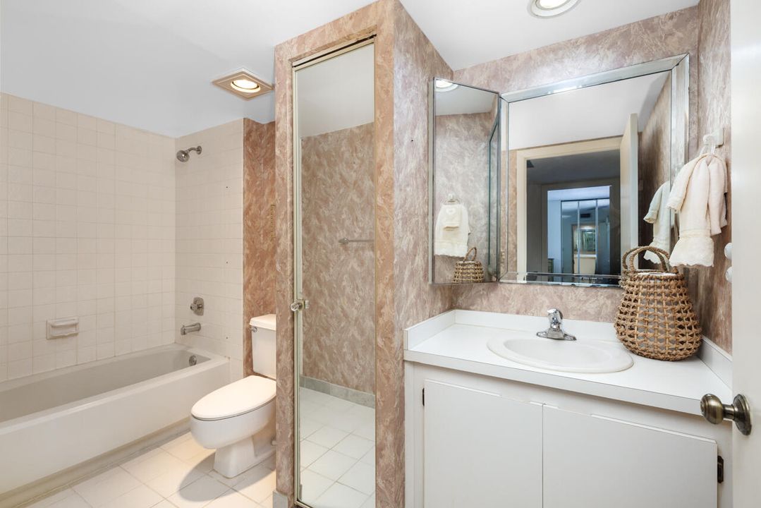 For Sale: $259,900 (2 beds, 2 baths, 1288 Square Feet)