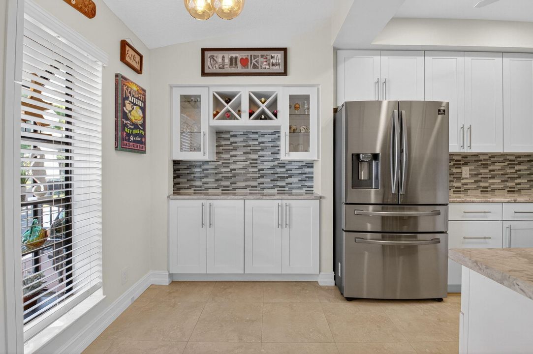 For Sale: $349,995 (2 beds, 2 baths, 1598 Square Feet)