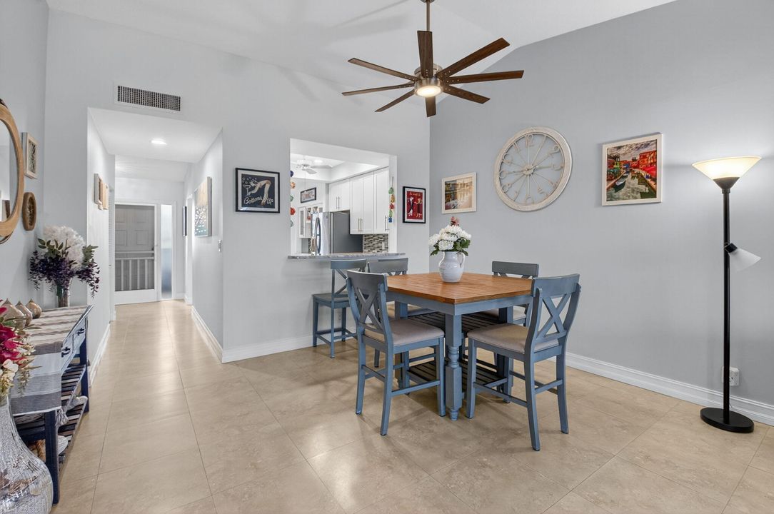 For Sale: $349,995 (2 beds, 2 baths, 1598 Square Feet)