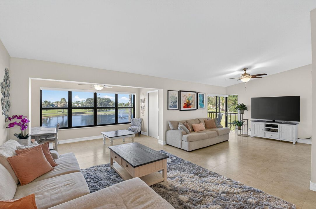 For Sale: $349,995 (2 beds, 2 baths, 1598 Square Feet)