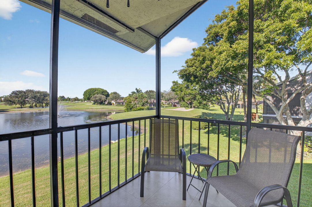 For Sale: $349,995 (2 beds, 2 baths, 1598 Square Feet)