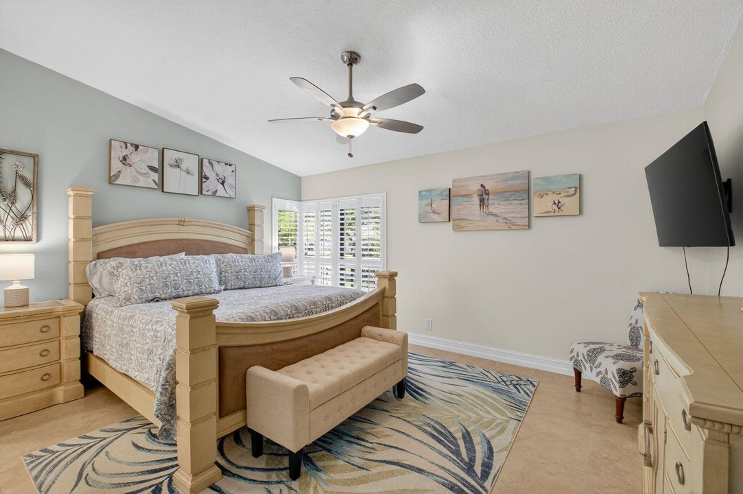 For Sale: $349,995 (2 beds, 2 baths, 1598 Square Feet)